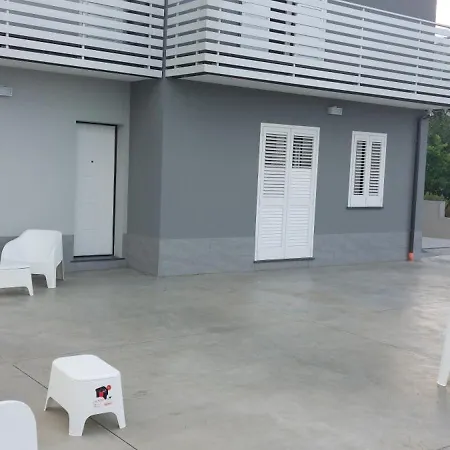 Grancara House 3* Pannaconi